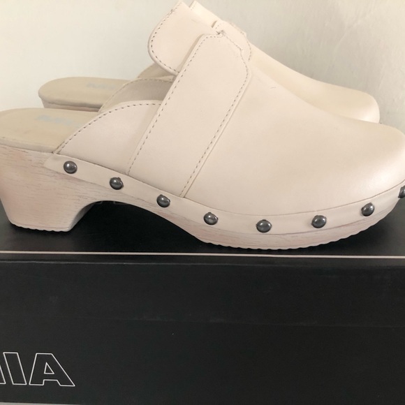 Womens MIA Slip On Clogs Size 8 M Lightweight Bone Color Faux Wood Sole New - Picture 5 of 12